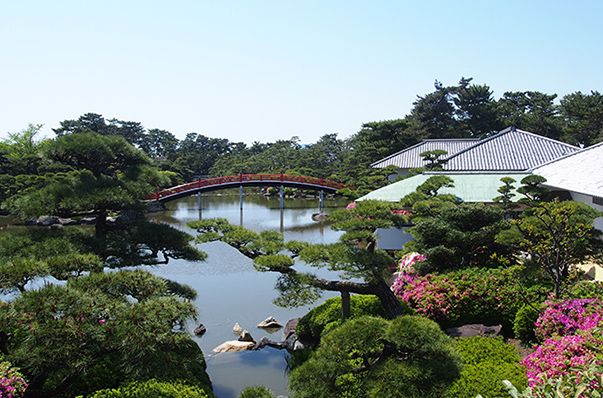 中津万象園・ 丸亀美術館